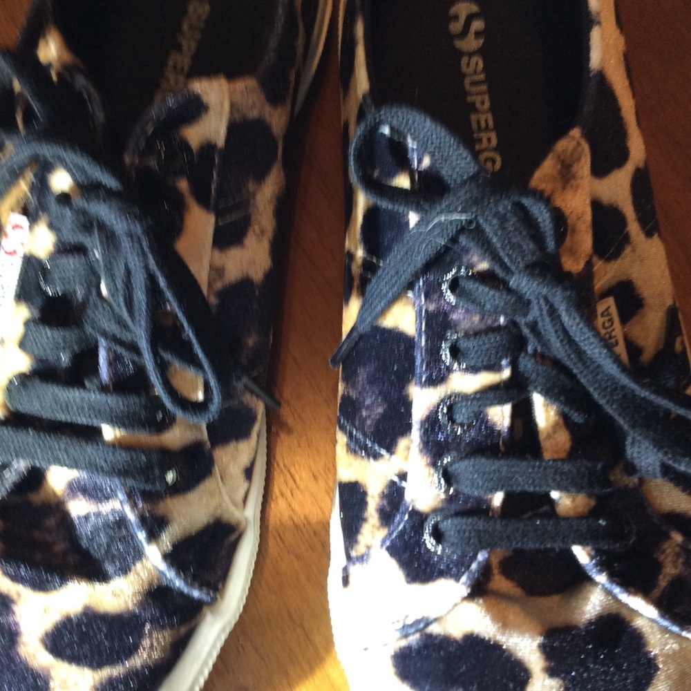 Super hot🔥🔥 Superga velvet leopard print. Size10 - Picture 2 of 7